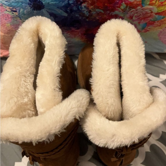 Arizona Jean Company Tan Shearling Boots - Picture 3 of 4